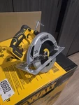 New Dewalt 20V Max Xr 7-1/4" Circular Saw Power Detect (tool Only) DCS574B. Fixed Price $180.00.