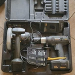 Craftsman Cordless Drill And Circular Saw Set 18 Volt Charger/battery/case/bit. Fixed Price $97.88.
