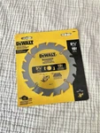 New Dewalt DW9054 5-3/8" 16T Construction Woodcutting Saw Blade Sealed N483777. Fixed Price $9.99.
