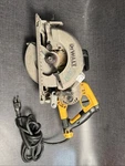 Dewalt DWS535 7-1/4" Worm Drive Circular Saw Tested. Fixed Price $100.00.