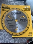 Dewalt Tipped Framing Single Saw Blade 7-1/4" 24T Carbide DW3178 New. Fixed Price $11.74.