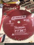 Diablo D0724VPX 7-1/4" Atb Carbide Blade W/diamond Knockout Arbor 2PK New. Fixed Price $7.50.